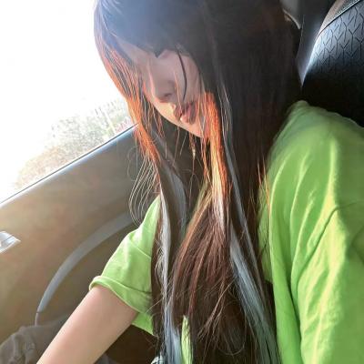 就这样，我们把金鱼放入了泳池